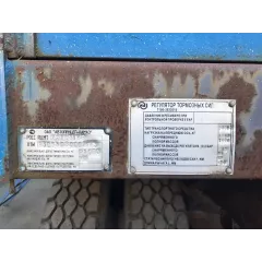 БУ дизельный генератор Cummins C900d5 в контейнере на шасси